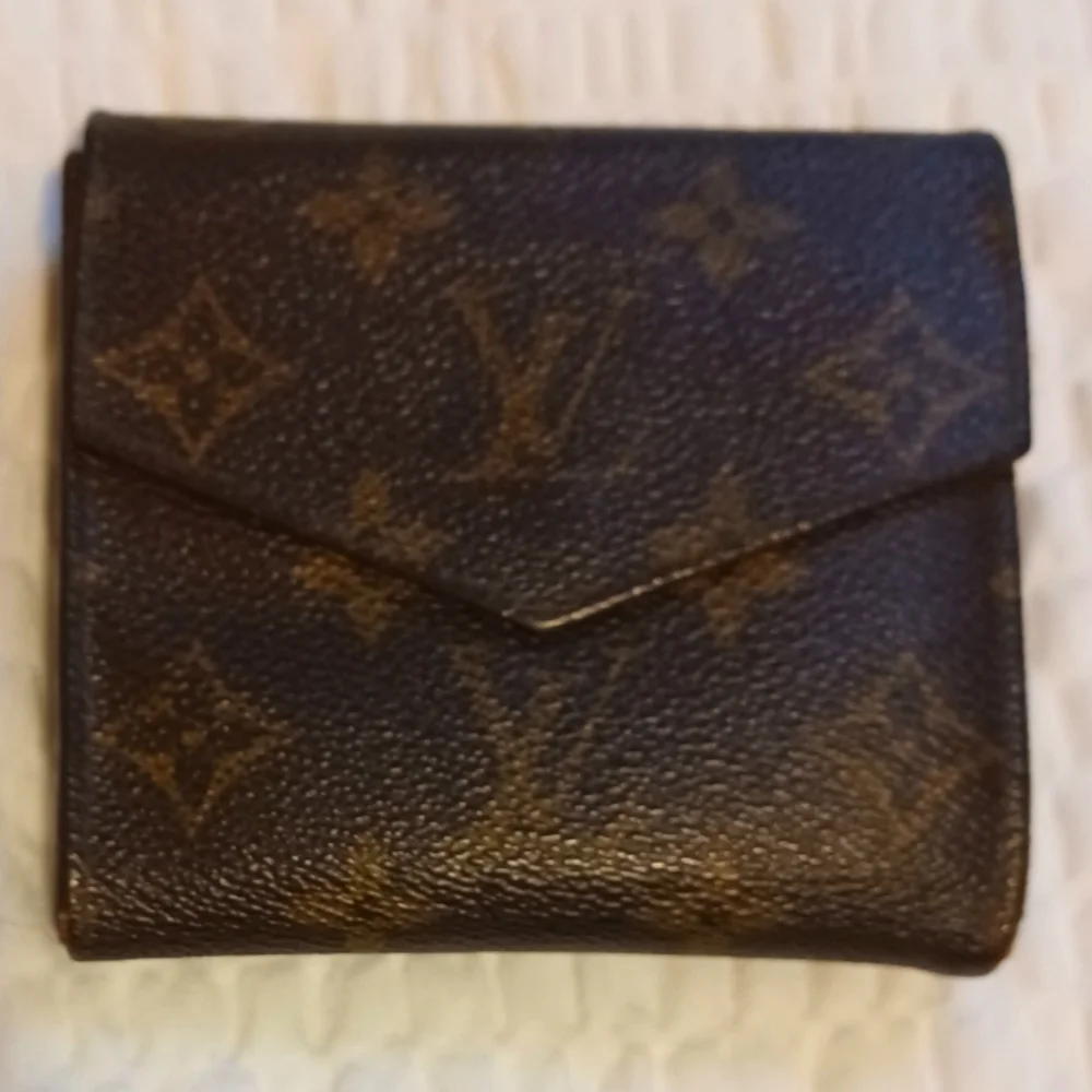 Louis Vuitton Monogram Double Snap Trifold Elise Wallet 🌟 host pick 🌟